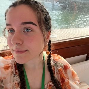 Meet your Posher, Rosalie